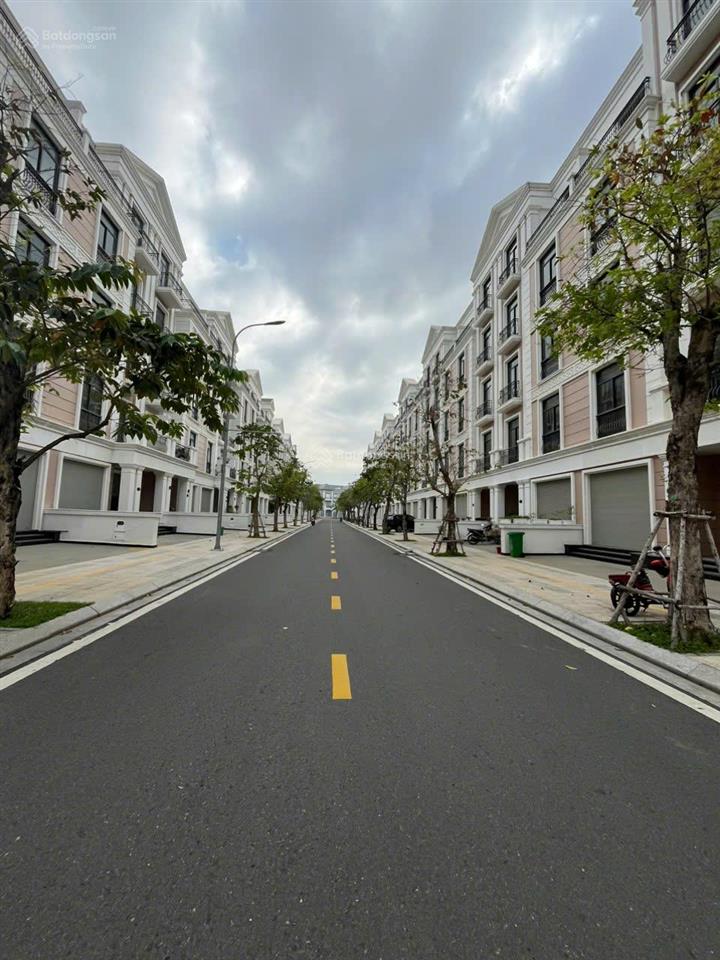 Bán căn nhà liền kề xẻ khe 162m2 giá 25,8 tỷ tốt hơn thị trường 5 tỷ