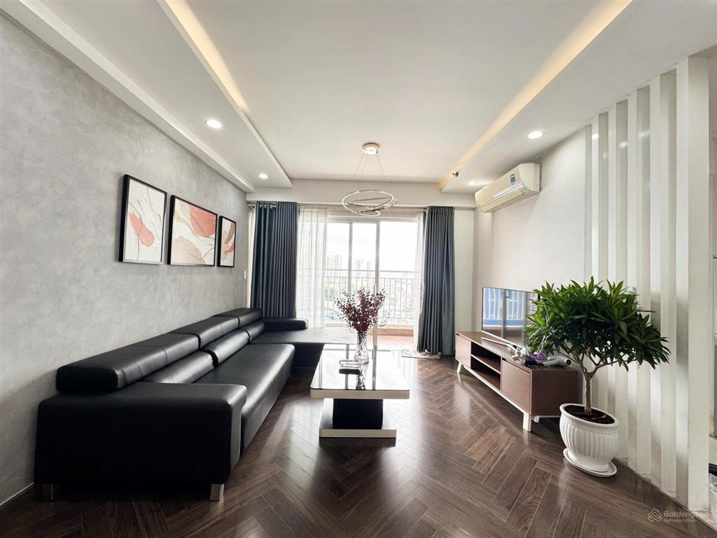 Chính chủ cần bán căn 3 ngủ, 124m², có sổ hồng tại sunrise city quận 7. 0909 982 ***