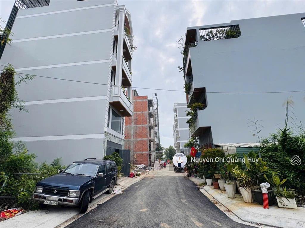 Lô đất kdc cao cấp văn minh cao tầng đồng bộ đường số rộng 10m hoàng quốc việt giá 7,5 tỷ