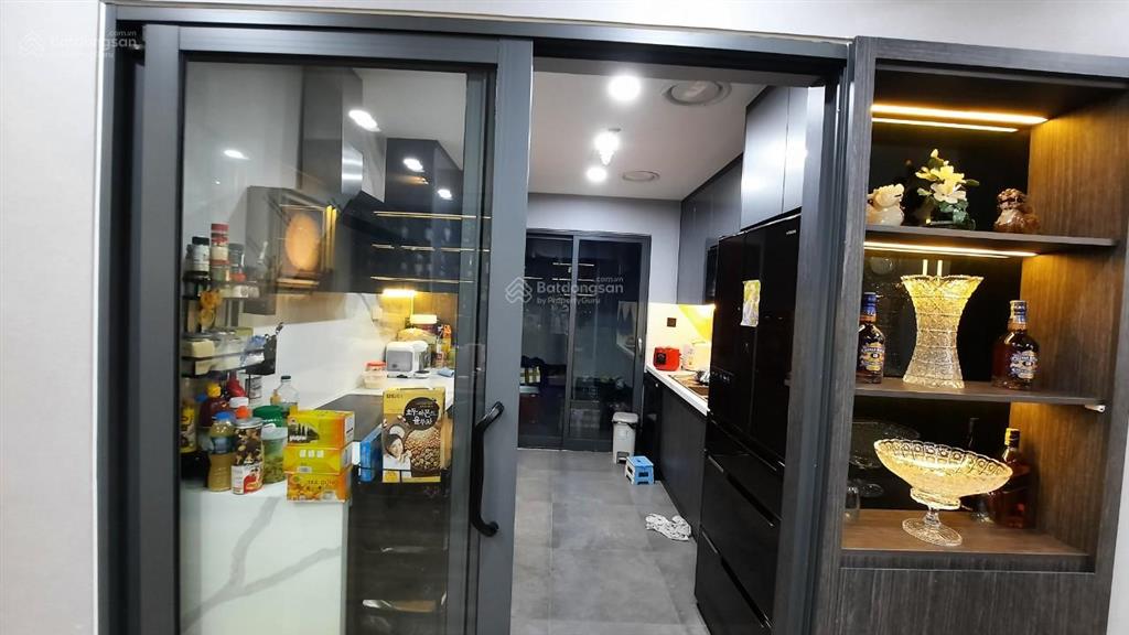 Bán căn 4 ngủ 181m2 giá 17 tỷ, căn góc ban công đông nam, trục đẹp tòa b4 kim liên