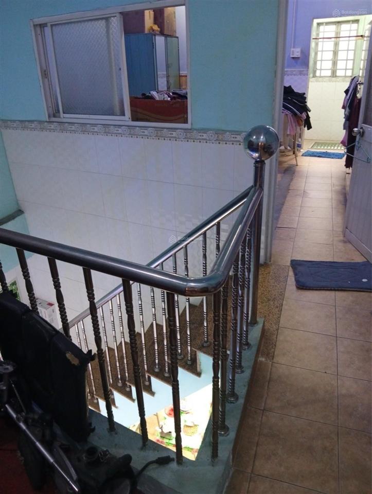 Nhà lê đình cẩn bình tân 4 x 18m đường xe hơi chỉ 5.x tỷ