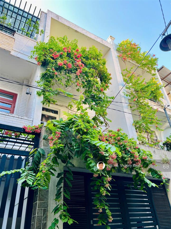 Bán nhà đẹp 3 tầng ở đường lê văn sỹ, gần cv hoàng văn thụ, dt 4m x20m tặng full nội thất sẵn có