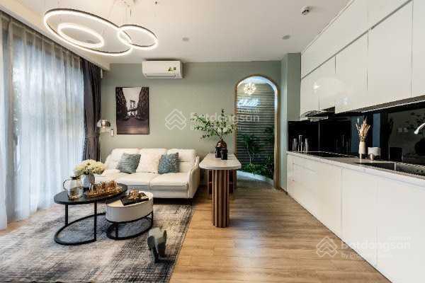 Bán căn góc 2pn đầy đủ nội thất diện tích 70m2 ban công đông nam ở rivera park hà nội giá 6.5 tỷ