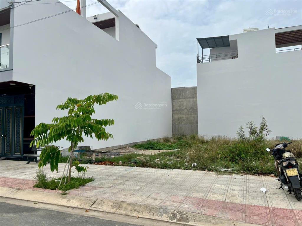 Bán đất tđc ngọc hiệp mặt tiền đường (16m) ngay tttp nha trang giá tham khảo tốt trong khu vực