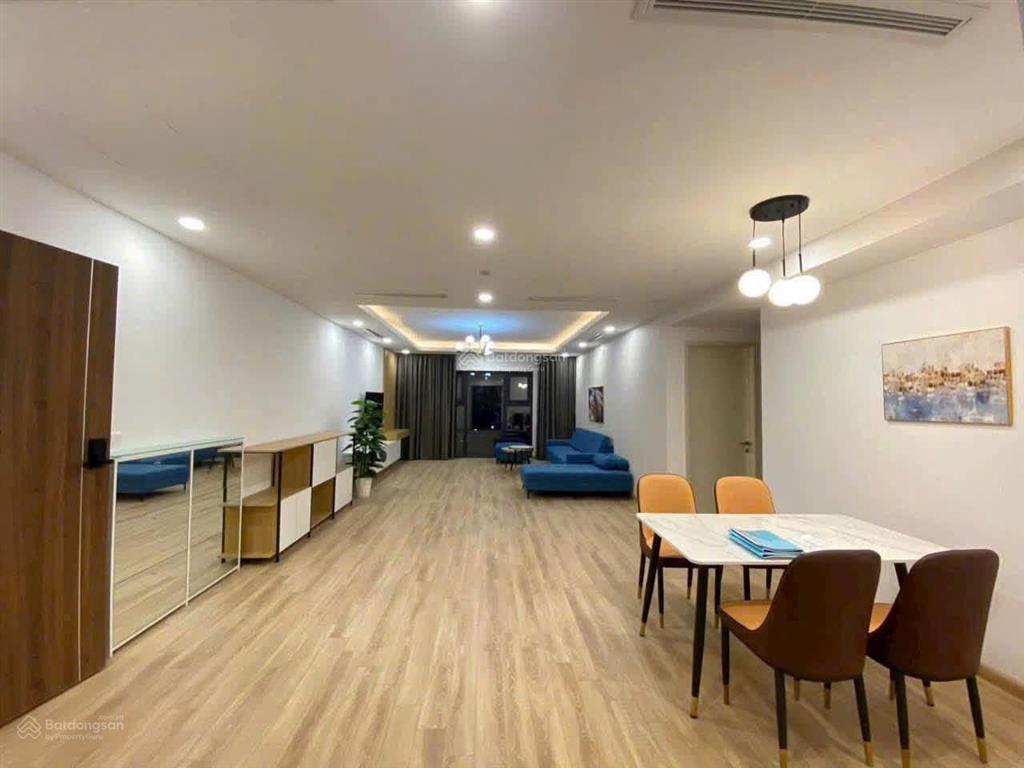 Bán gấp căn 3pn 138m2 tầng 15 view đẹp tòa paragon, để lại full nội thất và bao phí cn