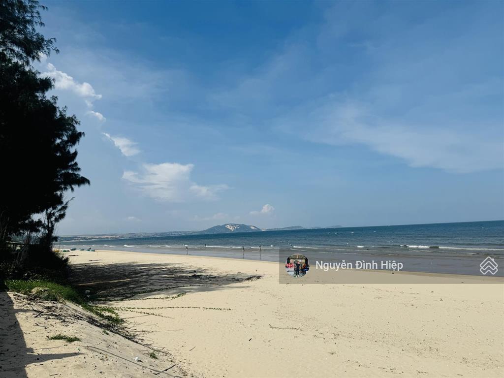 Bán 1300m2 view biển mặt tiền nguyễn cơ thạch, mũi né giá tốt