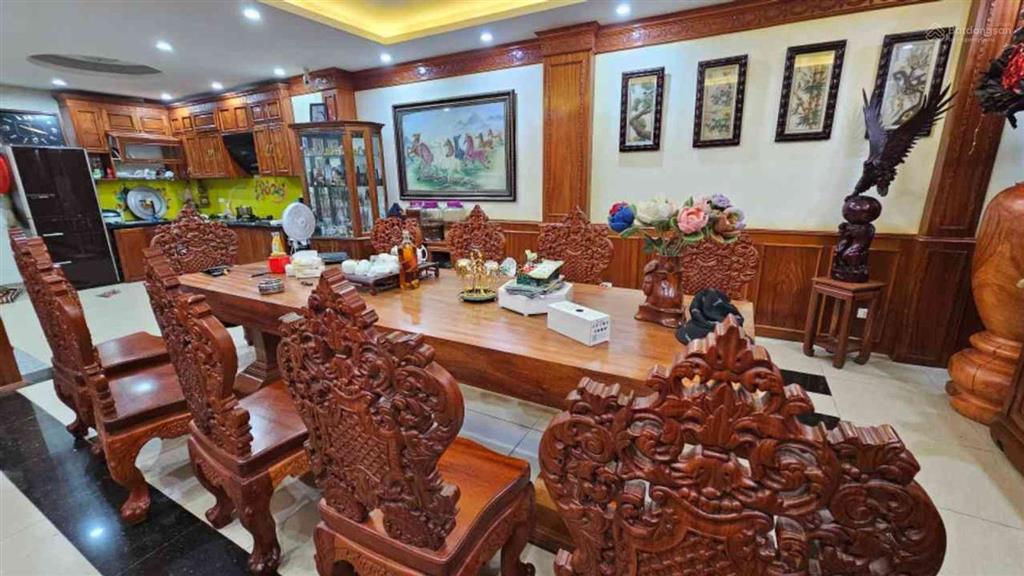 Dịch vụ dương nội phân lô vỉa hè full nội thất gỗ đỏ cực hiếm 50m2 7 tầng mt 5m