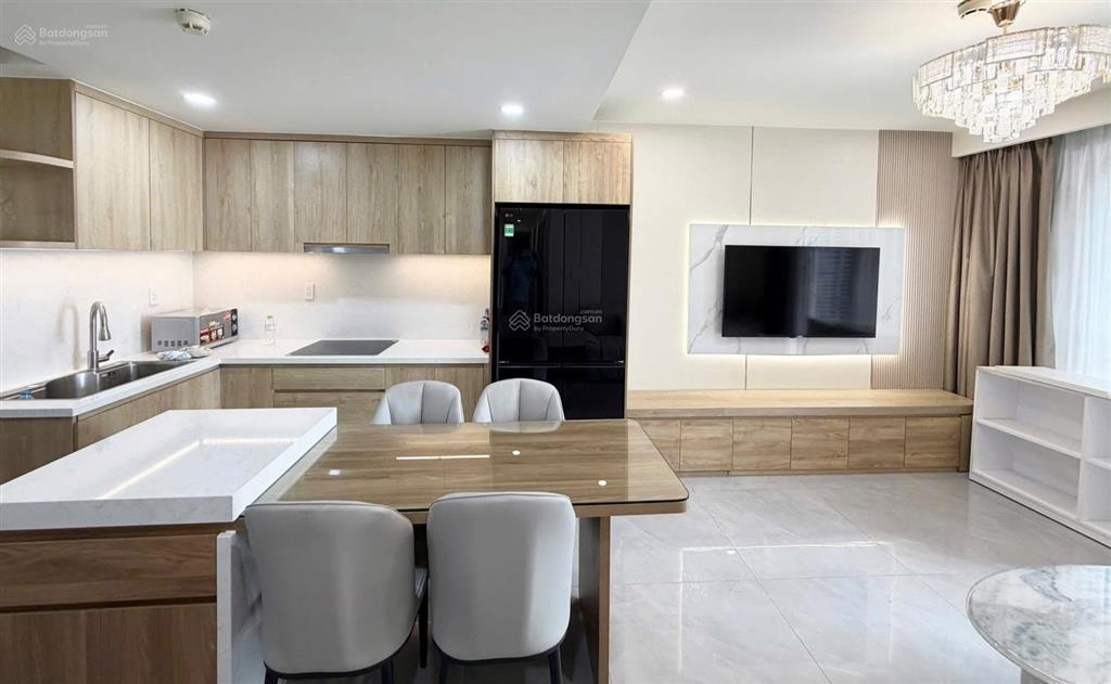 Chủ nhà kẹt tiền cần bán gấp căn hộ 3pn saigon south residences giáp phú mỹ hưng nhà mới giá tốt