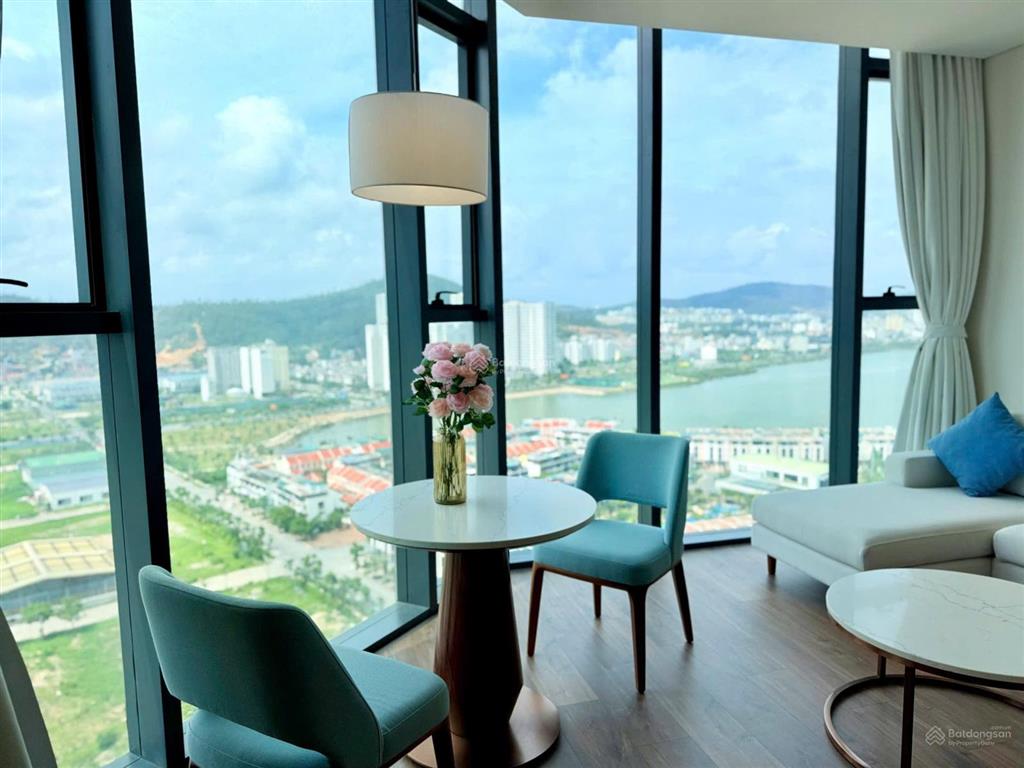 Chủ cần bán gấp căn stu góc view chéo biển alacarte đang vận hành homestay rất đông khách