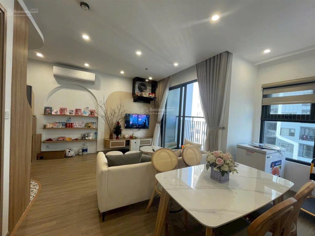 Cần tiền bán cắt lỗ căn 2pn + 64m2 giá 4,3 tỷ tại vinhomes smart city. 0963 877 ***