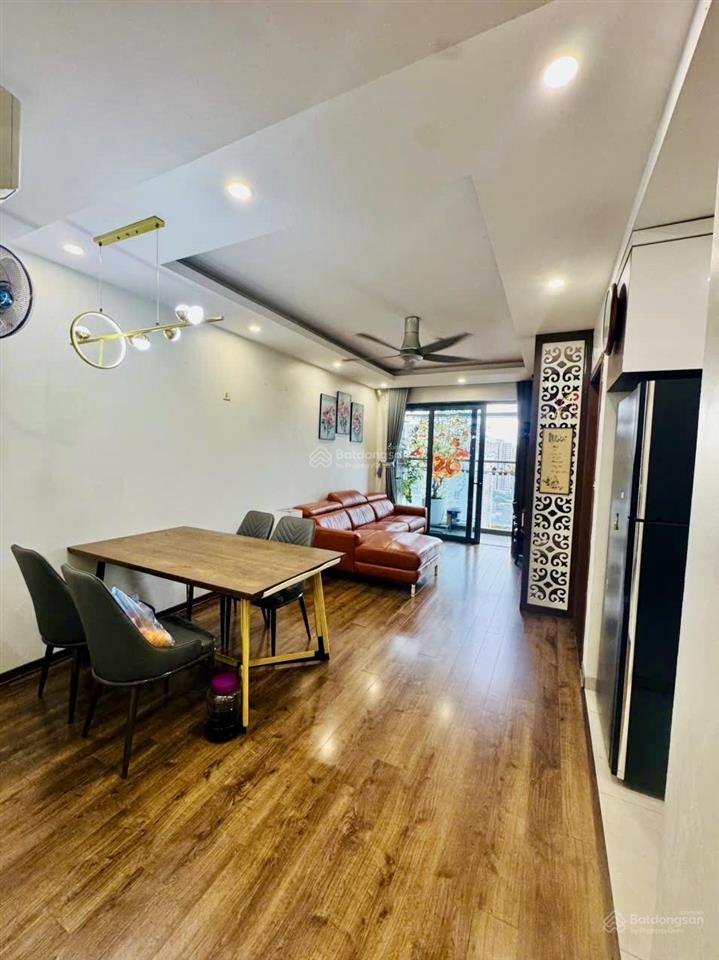 (gía tốt)tôi bán căn 2 ngủ 77 m2, nhà thoáng mát, sổ sẵn, tầng đẹp, ở thích giá 7,5 tỷ tại rivera