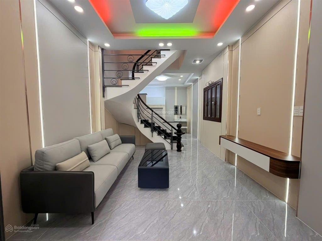 Giảm mạnh 1 tỷ cần bán gấp chỉ còn 5 tỷ đường quang trung p10 gò vấp dt 3,6 x 10m trệt 3 lầu 5pn