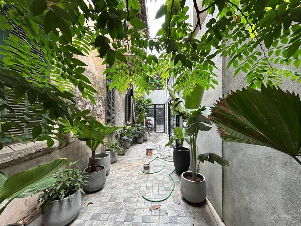 Hoàn kiếm 79 tỷ, 90m2, mt 8m, mặt phố trần quốc toản, lô góc 3 thoáng, 6 tầng thang máy + sân vườn