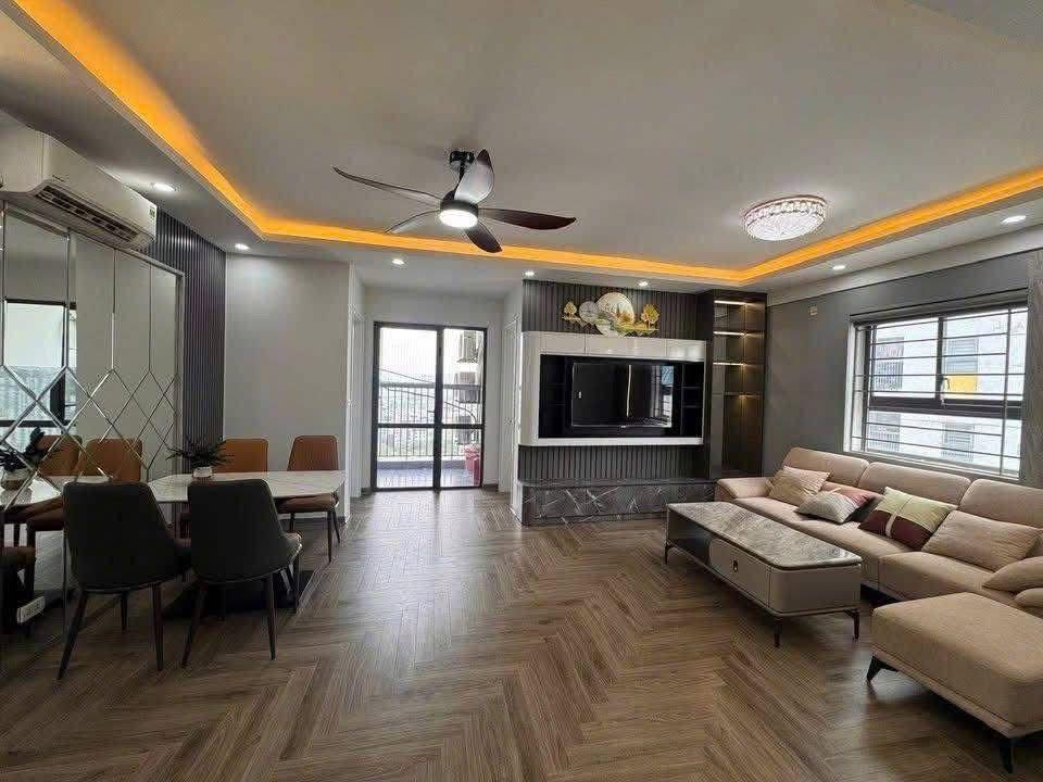 Căn hộ 3 ngủ Hoàng Quốc Việt 80m² đã có sổ (SDT: 083,848,9898)