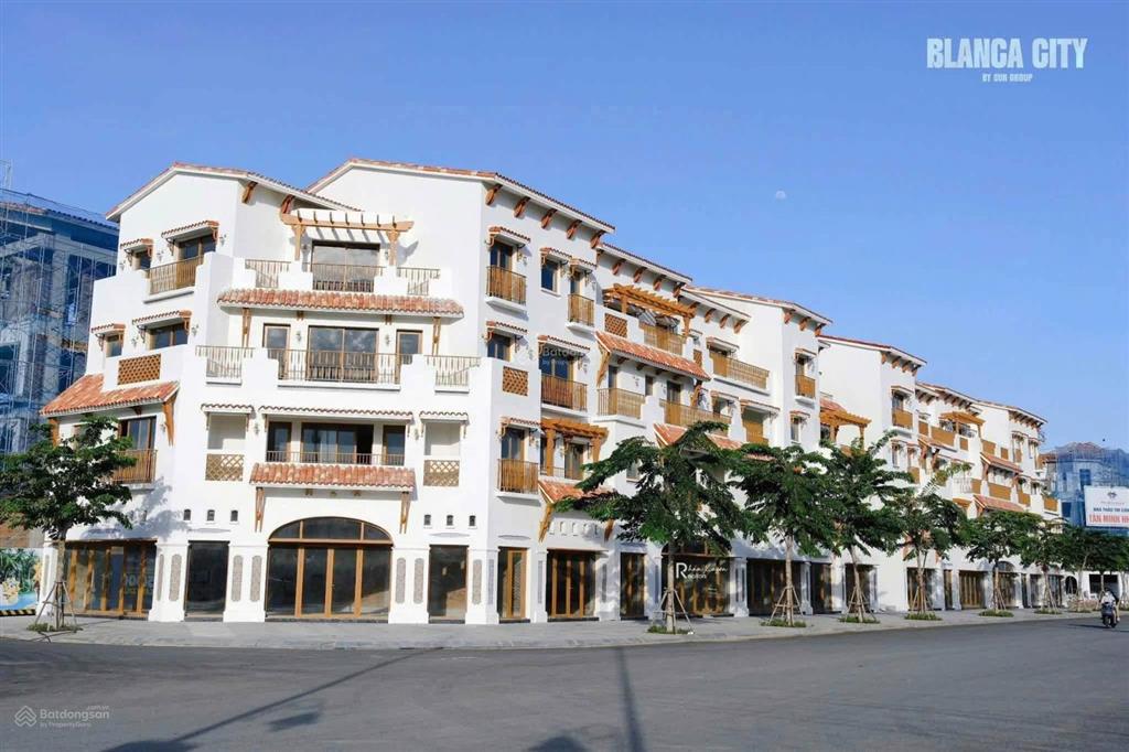 Cần bán gấp nhà phố căn góc 2 mặt tiền tại blanca city! sản phẩm khan hiếm, chỉ 21 căn toàn dự án.