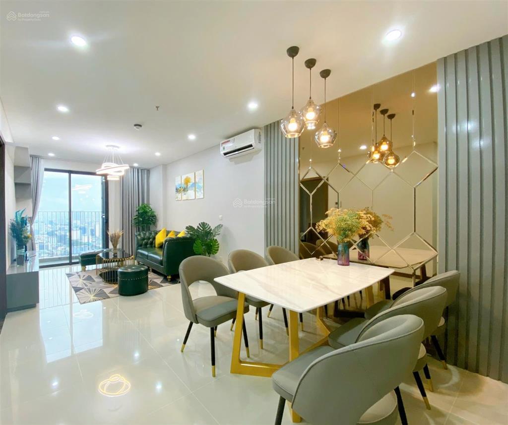 Chủ bán gấp chcc sky center, sân bay giá 11 tỷ dt 139m2, 3pn, 3wc (nhà đẹp). 0899 874 *** mão