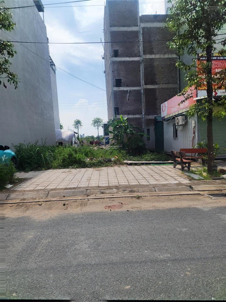 Lô đất sổ đỏ mặt đường lớn kinh doanh rộng 16m giá chỉ 235tr/1m2 gần trường gần công viên