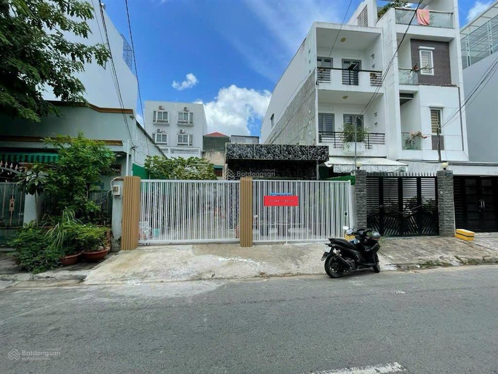 Bán nhà cấp 4 (8x18m) tiện xây mới tại đường 49, tân quy, quận 7, giá 26,5 tỷ 0917 796 ***