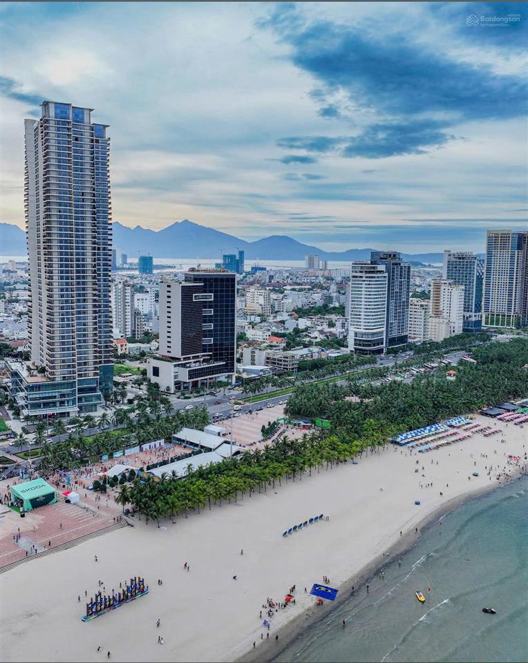 Bán nhà lô góc mặt đường phạm văn đồng sát biển mỹ khê, sẵn dòng tiền 500tr/tháng.