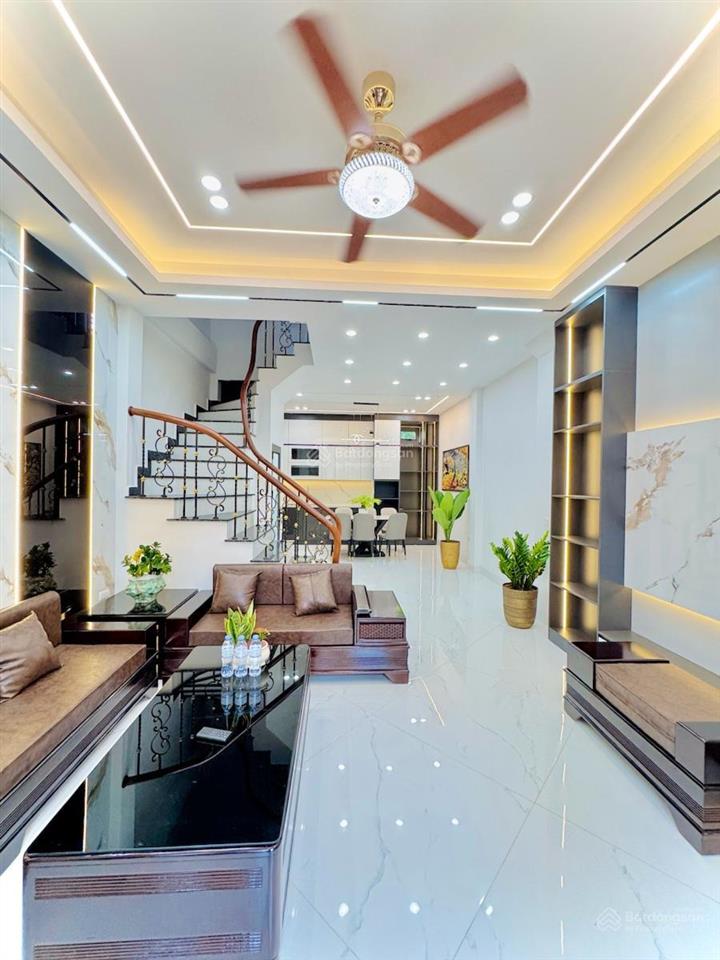 Cần bán gấp nhà thái thịnh, 10m ra ô tô tránh, ngõ ba gác thông, nhà mới, full đồ, qh ổn định