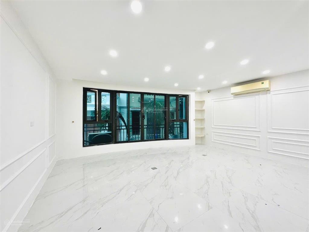 Bán nhà 8 tầng thang máycạnh hồngõ đẹpô tô đỗ cửađể ở hoặc kinh doanh văn phòngmặt tiền rộng.