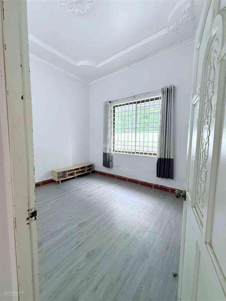 Hót nhà hẻm xe hơi cách huỳnh tấn phát 100 mtrung tâm(quận 7)dt90m 2 tầngdt6x15m giá 10,9 tỷ