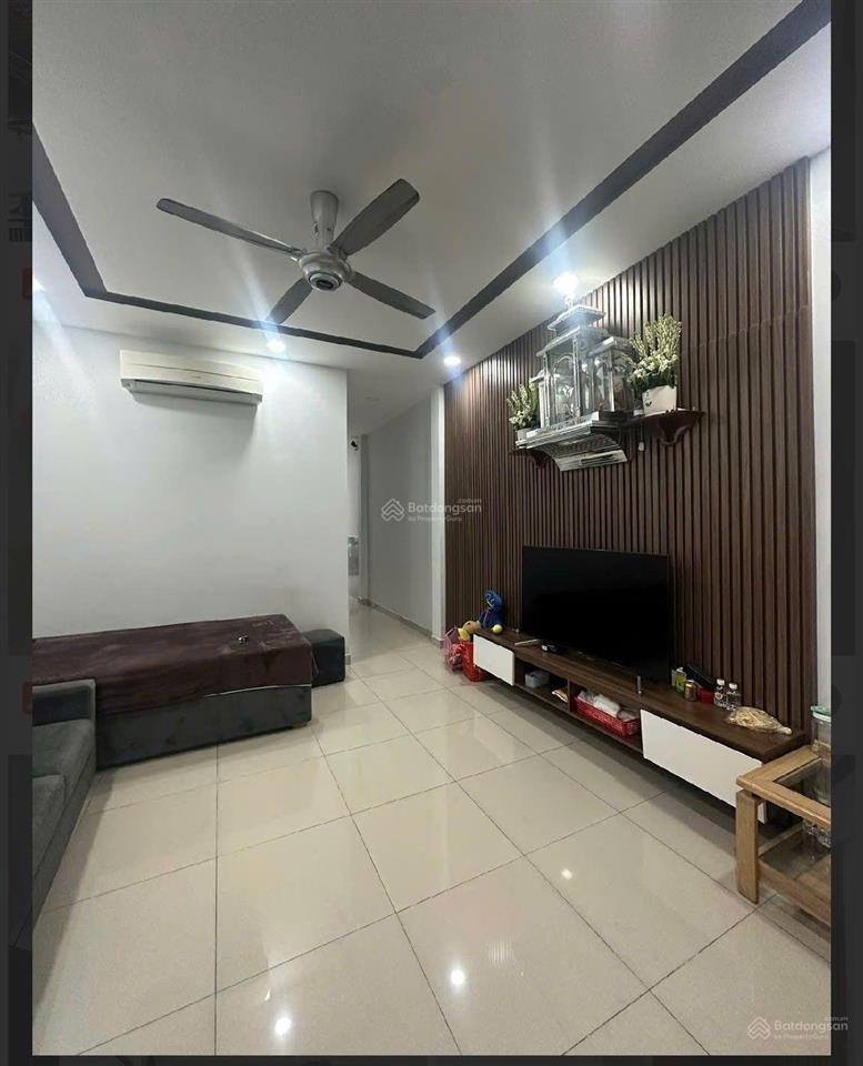 Bán nhà cách mặt tiền huỳnh văn bánh 20m 3 tầng (4m*20m). giá 13,99 tỷ (tl chính chủ)