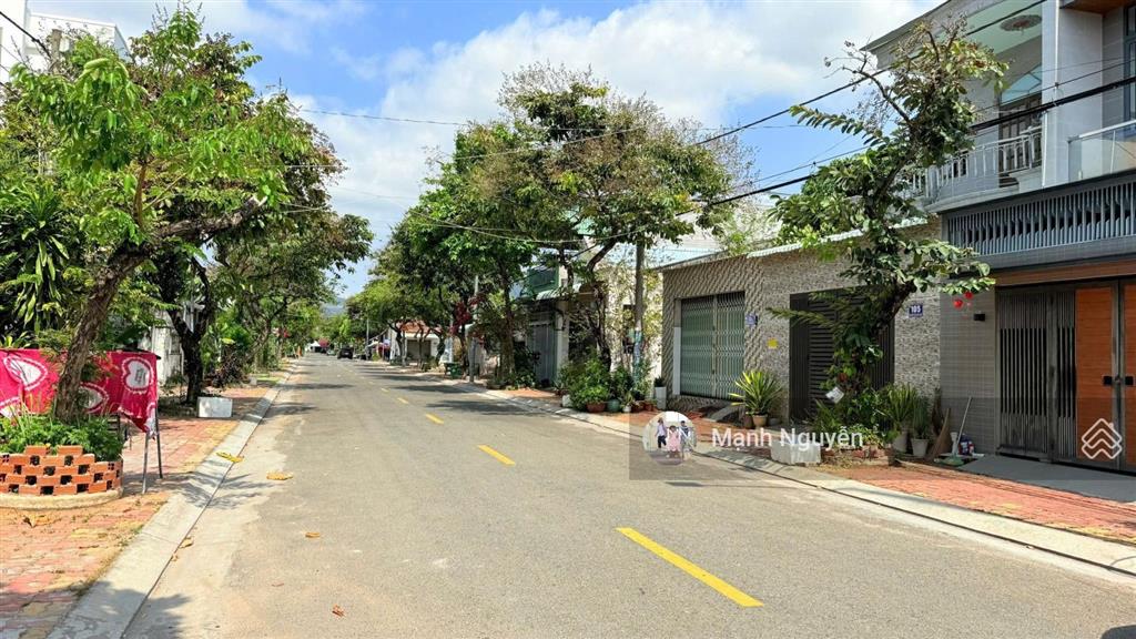 Mặt tiền đường nguyễn hữu huân p.long tâm tp bà rịa diện tích 5x1995m2 thổ cư toàn bộ khu tru