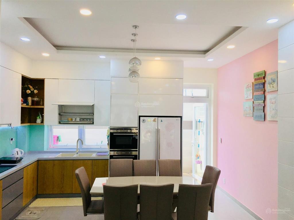 Nhà phố mega ruby 75m2 giá chỉ nhỉnh 10 tỷ xíu, xem nhà được ngay nhé !