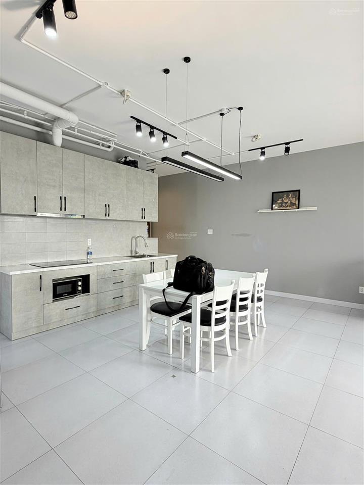 Gấp. chủ gửi bán gấp trong tháng căn hộ 95m2 saigon south, căn góc, tầng cao, tòa a, giá 7,3 tỷ