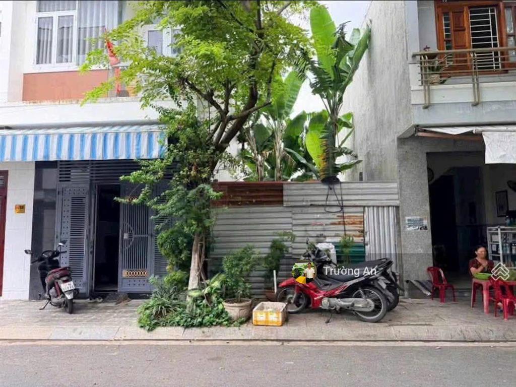 Bán lô đất 56m2, ngang 4m, hướng đông nam có sổ hồng tại vcn phước long ii