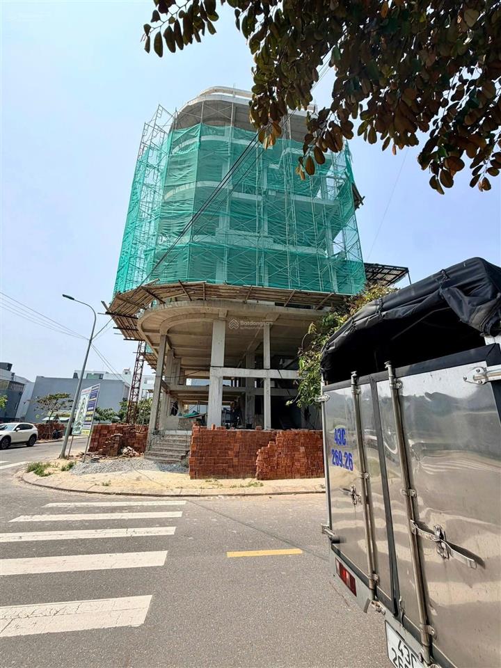 Đất đẹp, sát góc ngã 4 đường hoà minh 30 thông nguyễn sinh sắc, sát biển