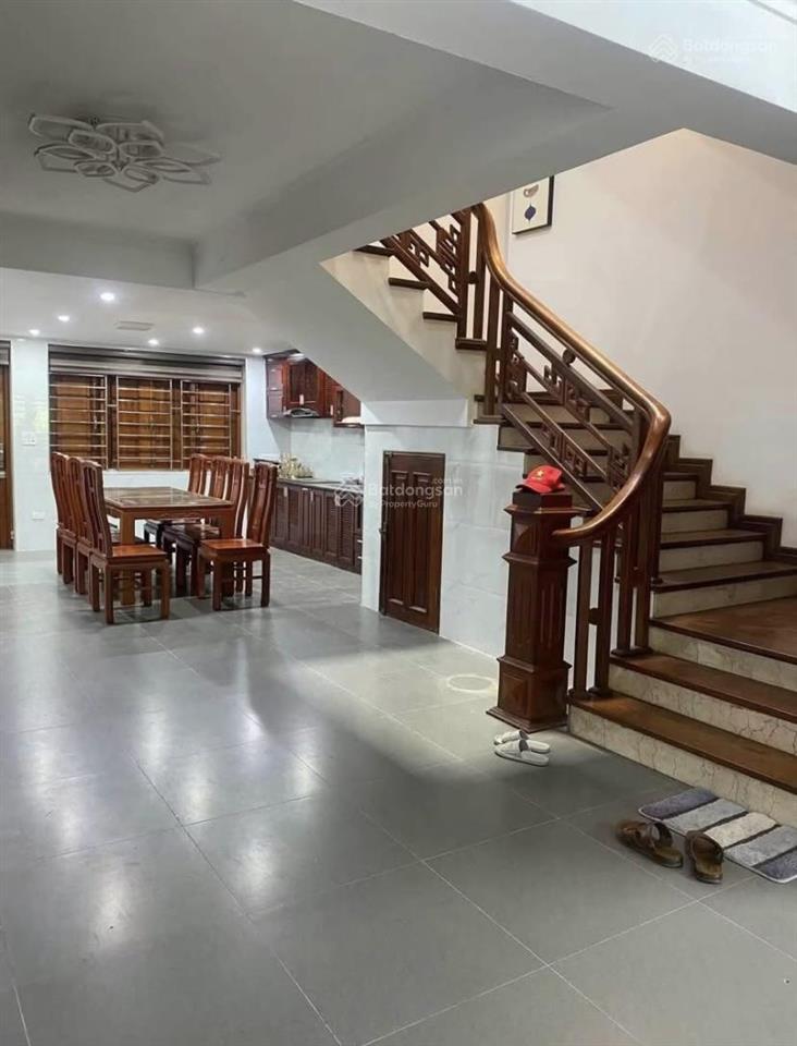 Bán gấp nhà 3 tầng trục chính lại đà đông hội. sát nách vin cổ loa. khách xem thích là chốt