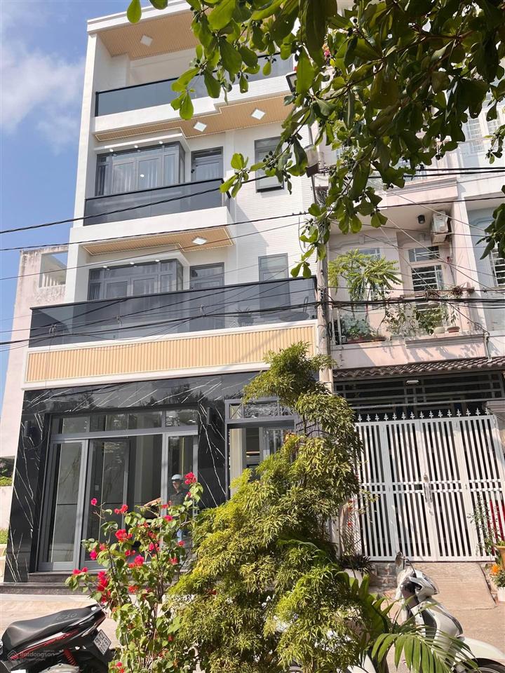 Bán nhà quận 7, 4 tầng, có thang máy, gần phú mỹ hưng, ngang 6m, đường 6m, giá 9,2 tỷ