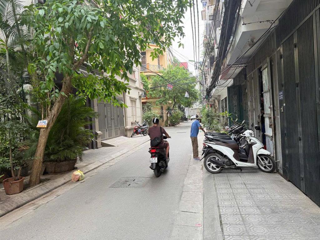 Bán nhà phân lô ô tô tránh phố lạc trung, thang máy nhập có vỉa hè kd vp