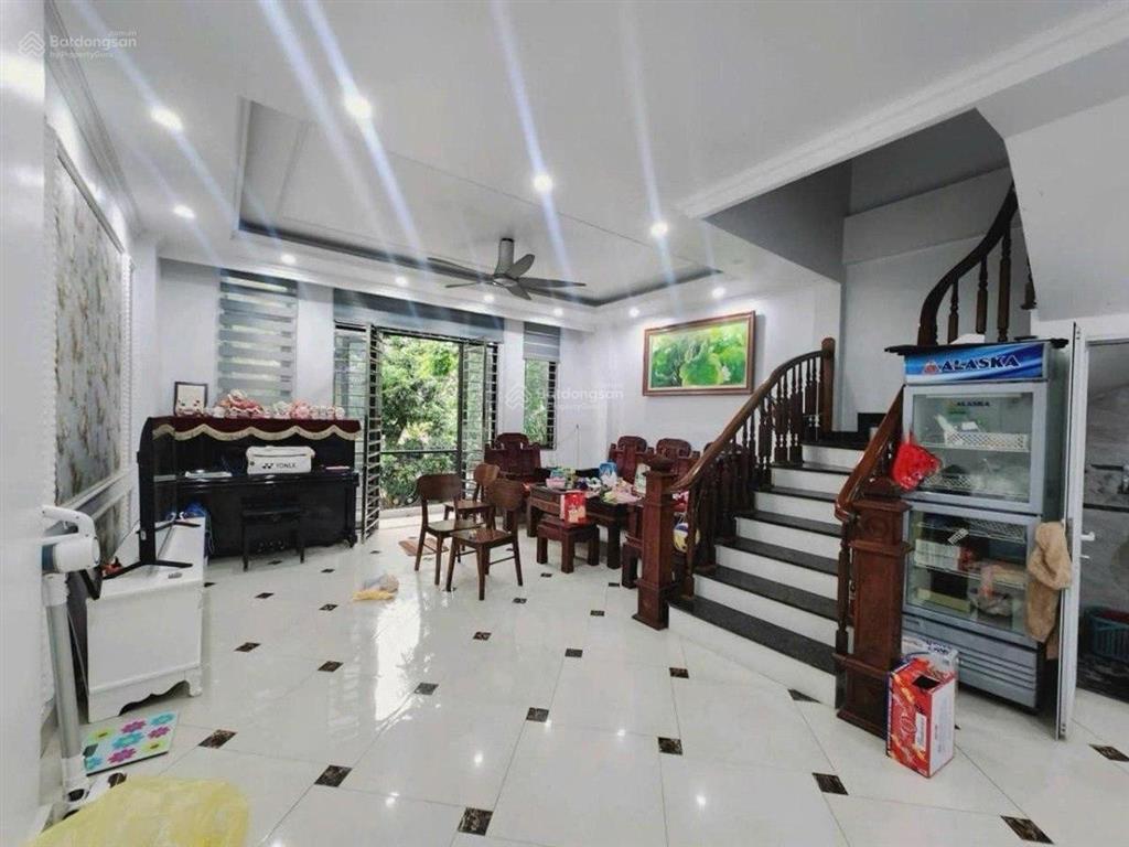 Chính chủ cần bán, nhà văn phú hà đông, 50m2 mặt tiền 5,36m, sẵn nhà 6 tầng mới đẹp, giá 15 tỷ