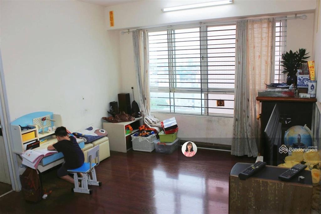 Chuyển nhà gấp nên gđ cần bán căn hộ hemisco, xa la, 3n2wc có sổ tầng đẹp, giá chưa tới 5 tỷ