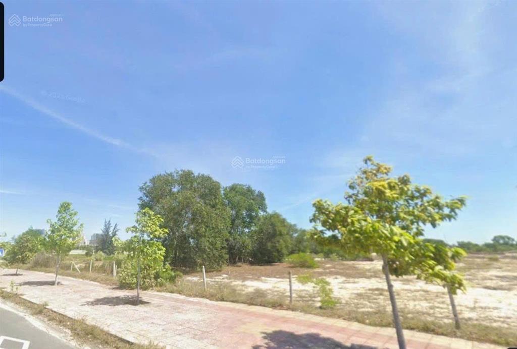 Bán 9268,8m2 đất ở đô thị mặt tiền đường nguyễn tất thành cạnh biển huyện cam lam khánh hòa