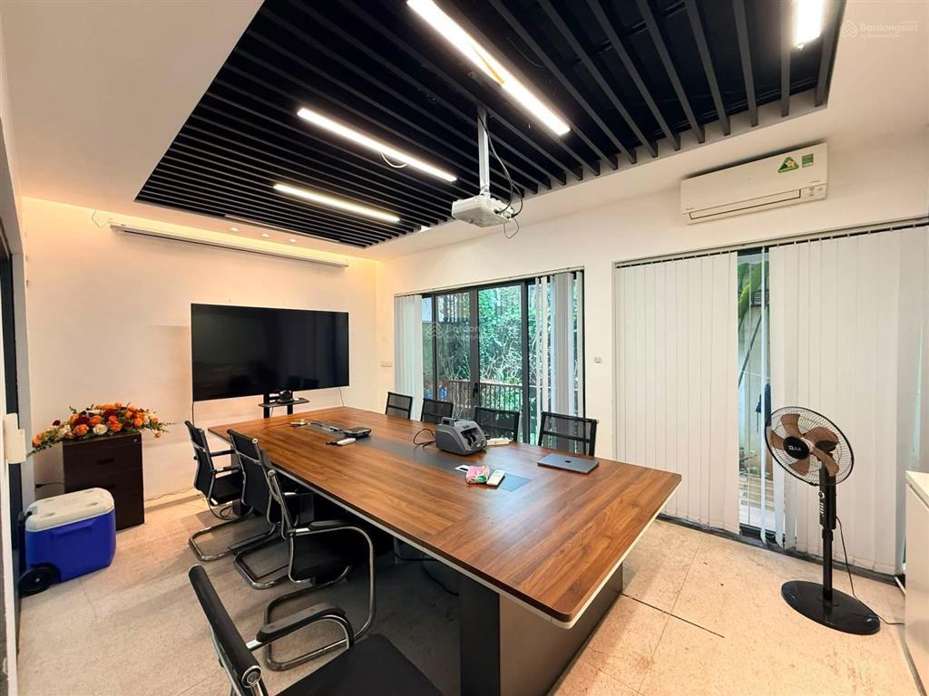 Bán biệt thư siêu vip thành phố giao lưu phạm văn đồng hồ điều hoà tiềm năng diện tích 213m giá 78