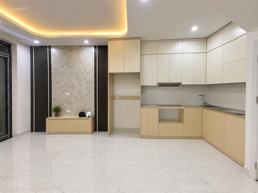 Bán nhà nguyễn đức cảnh hồ đền lừ, 42m2 mới xây 5 tầng, full nội thất, sđcc, qh ổn định