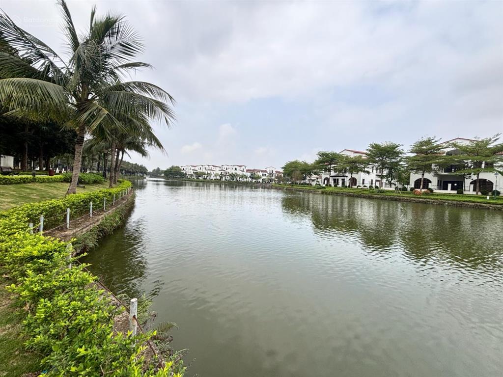 Bán liền kề vinhomes thăng long nam an khánhhoài đức vài bước ra hồ dt 90m4tmt5m giá 21.8 tỷ