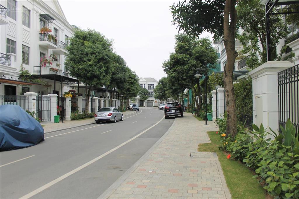 Bán gấp liền kề khu phong lan riverside harmony, dt 96 m2 gồm 3,5 tầng, full nt, giá bán 36 tỷ