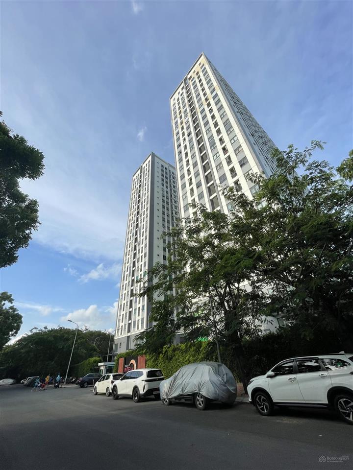 Bán căn 55m2 2pn 2wc lầu 10 view hồ bơi giá bán nhanh 2,18 tỷ