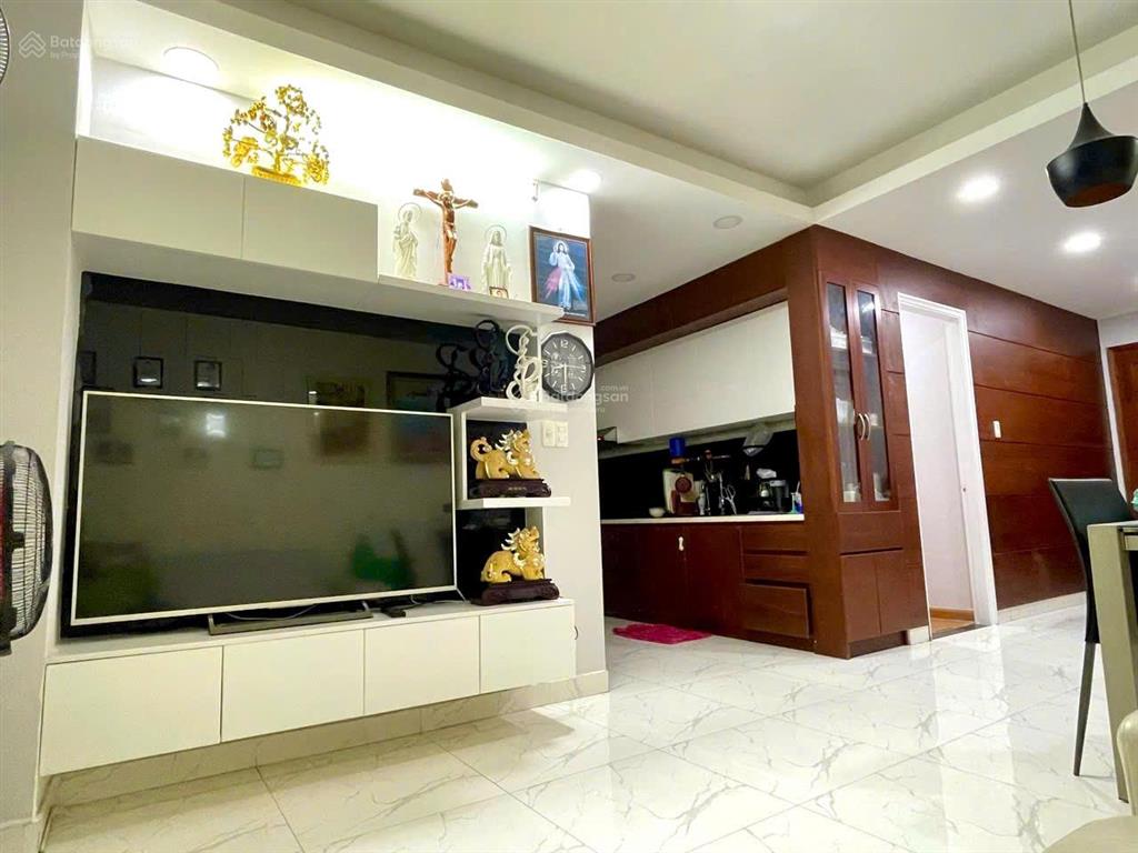 Chị chủ nhờ bán central plaza 2pn, 71m2, giá chỉ 6,4 tỷ