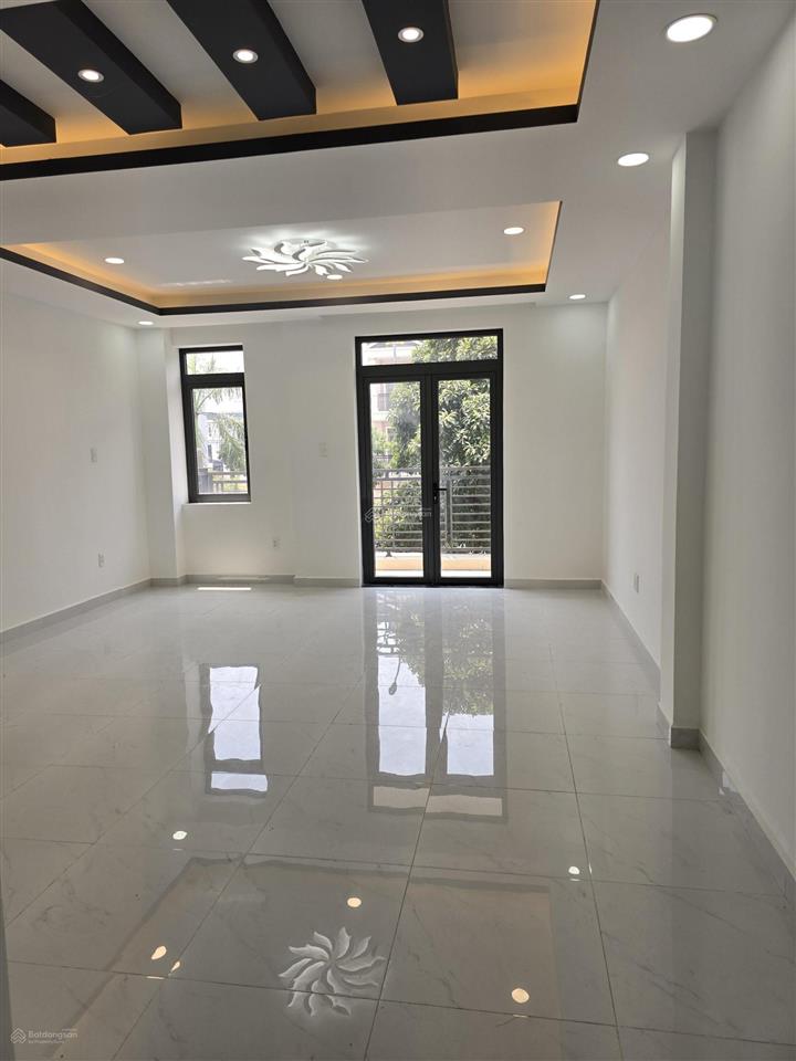 Hàng ngộp nhà 4 tầng mặt tiền đường d1 khu dân cư phúc đạt hoàn thiện đẹp, đã hoàn công giá 7 tỷ