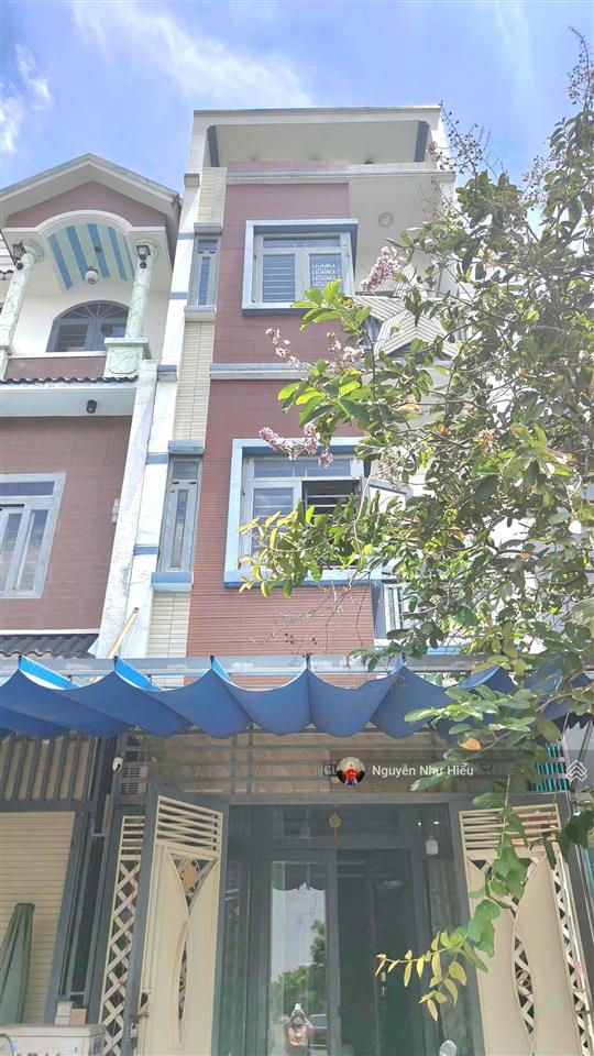 Bán nhà 1 trệt 2 lầu kdc phú hồng thịnh 8 rẻ gần chợ phú phong 200m, p.bình chuẩn, tp.thuận an
