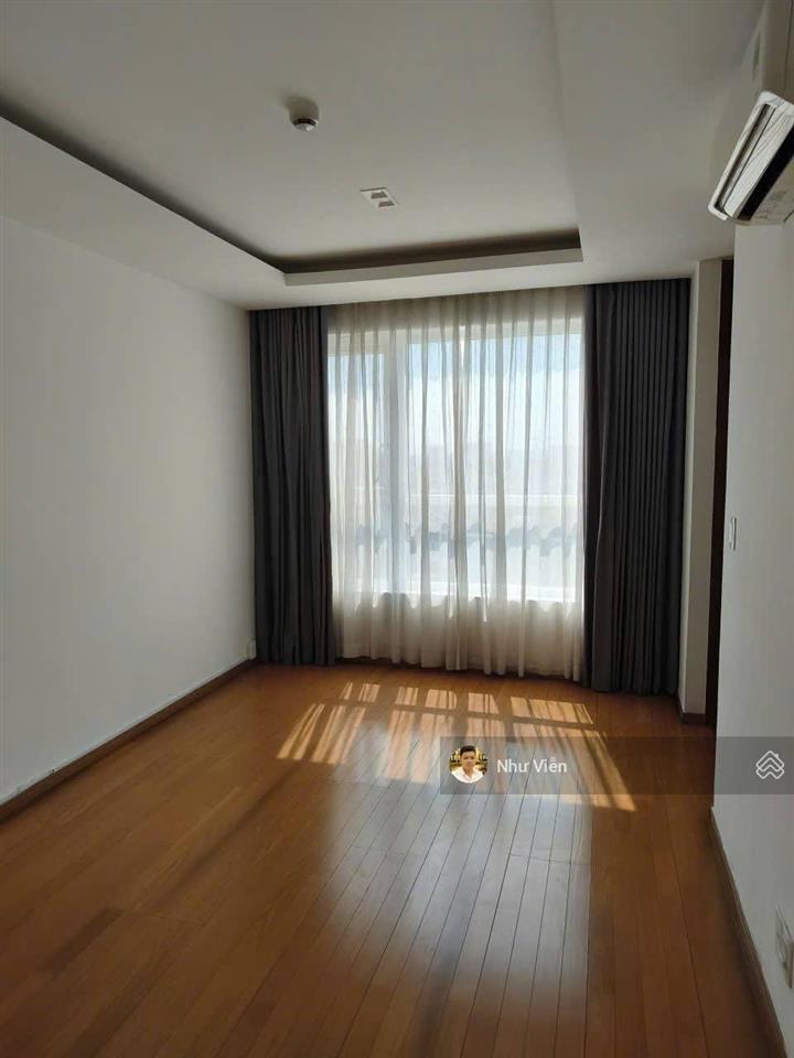 Bán căn hộ sky center, 2pn, 2wc, 74m2, giá 5 tỷ 650, 0908 435 *** viễn