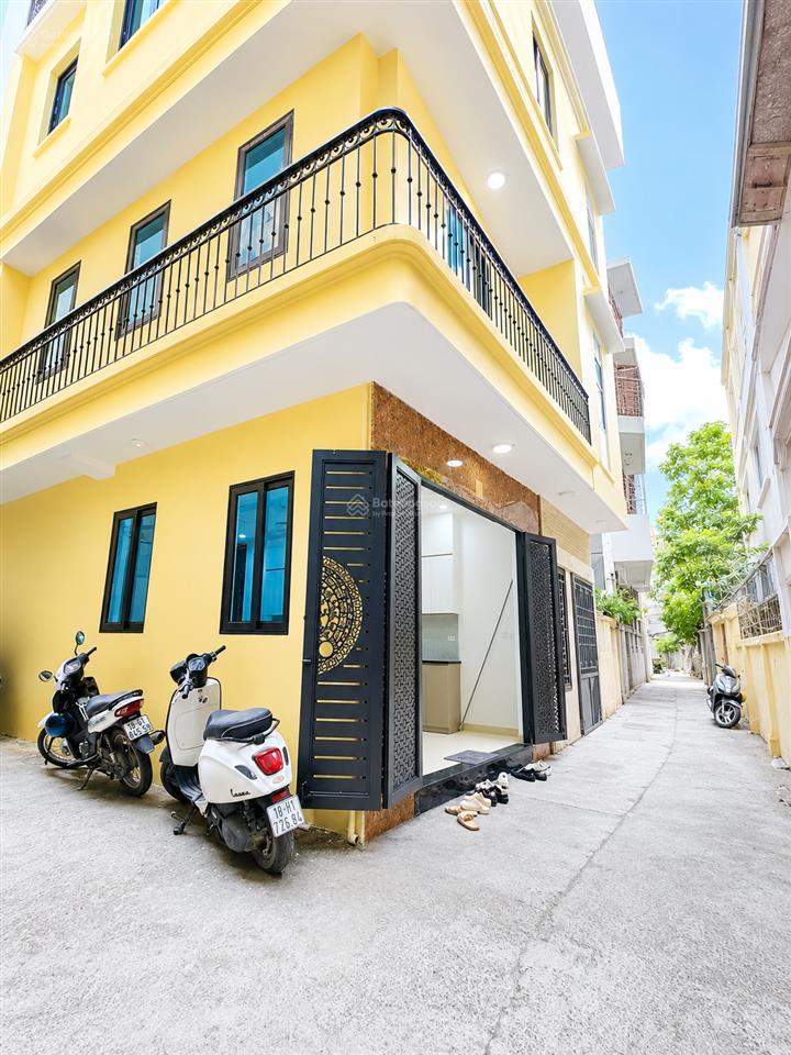 Nhà lô góc ngõ ôtô dịch vọng , cầu giấy 12tỷ 38m2 x 6 tầng thang máy 2 thoáng vĩnh viễn ở luôn