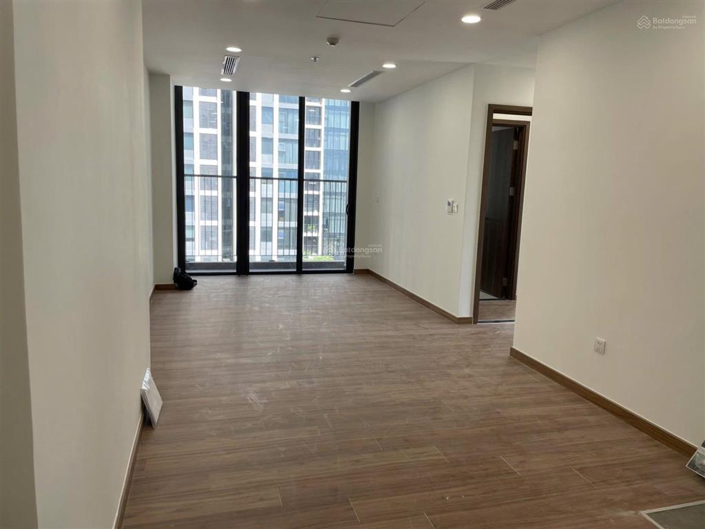 Bán căn góc 2pn 70m2 view hồ bơi eco green quận 7 nhà ntcb sẵn sổ hồng đang có hđ thuê