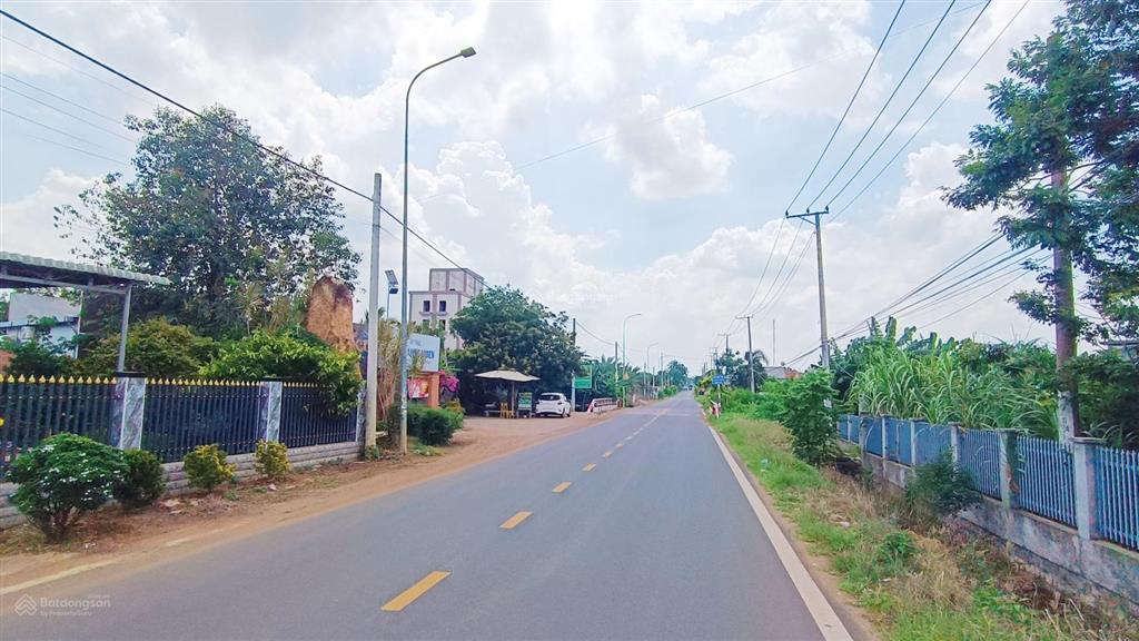Bán 2014 m2 mặt tiền 20 m|giá 5,1 tỷ mặt tiền đường nhựa tim vàng cách đồi cừu và sân golf 2 km